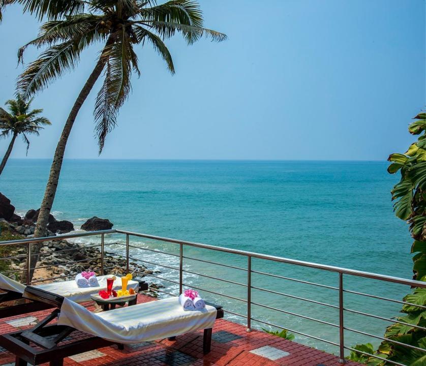 Krishnatheeram Ayur Holy Beach Resorts Varkala Exterior foto